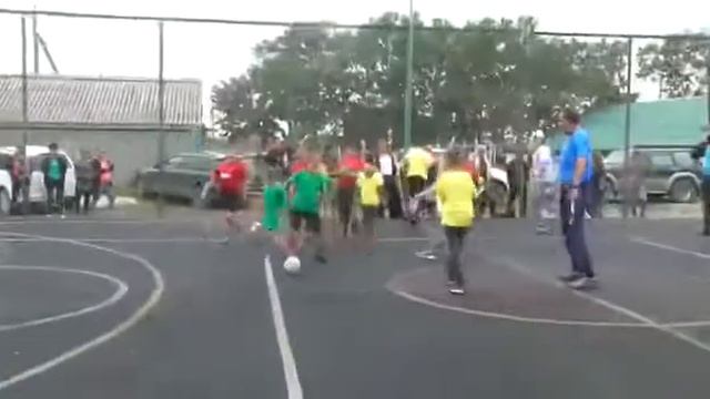 о.Сахалин, Как «Старые Барсуки» в День села Костромское в футбол играли... ) смотреть онлайн