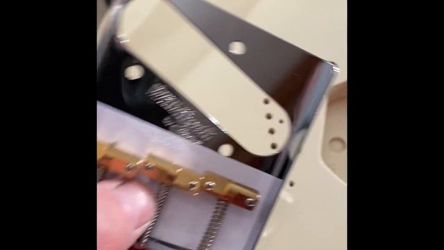 Squier Tele Olympic White Mods n Relic смотреть онлайн