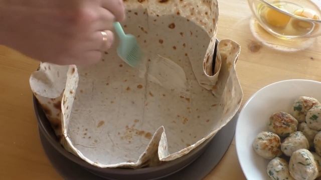 Мой коронный рецепт / Чудо пирог из лаваша с капустой и фаршем смотреть онлайн