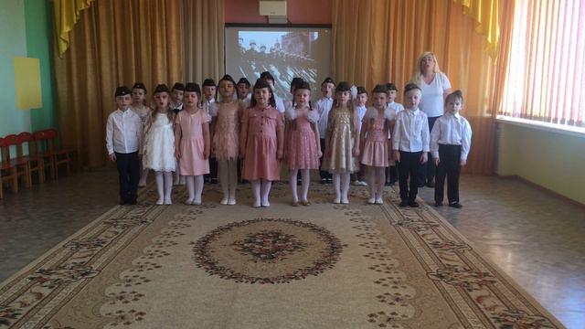 Вокальный ансамбль "Звонкие голоса" Песня "Пусть живут на земле ветераны" Муз. и сл. А Воробьева смотреть онлайн