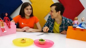 Смешные видео приколы -  Челленджи Попробуй сделай! Лучшая Подружка Вика vs Фёдор. Игры дома