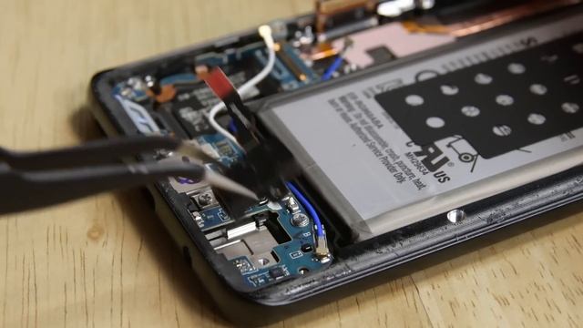 Samsung Galaxy S9 Teardown! смотреть онлайн