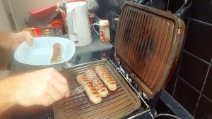 Сочные свиные купаты пожарил всего за 8 минут | Электрогриль Tefal