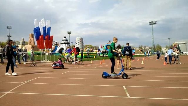 Электросамокат, самокат на электромоторе прокат / аренда на мероприятие смотреть онлайн