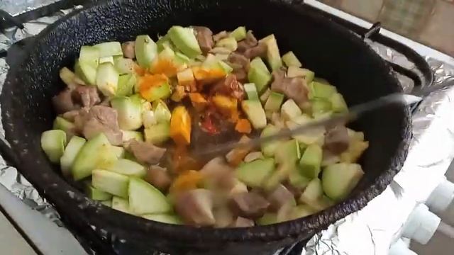 Макароны с подливкой смотреть онлайн