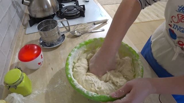 Женя выполняет Вашу просьбу Печет вкусный хлеб в духовке Рецепт теста для хлеба Хрустящийхлеб