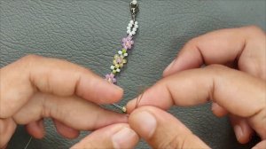 DIY Beaded Daisy Bracelet With Leaves | Beaded Bracelet Tutorial