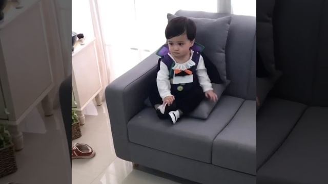 Одежда для маленьких мальчиков 2021 осенняя новая детская модель вампира шоу на хэллоуин костюм смотреть онлайн