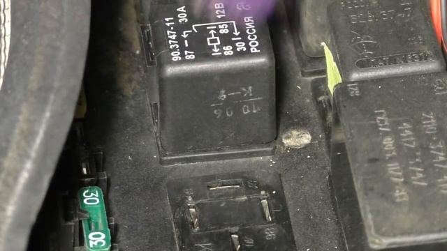 Не работает обогрев заднего стекла автомобиля. Куда копать? Полезный совет от АВТО электрика. смотреть онлайн