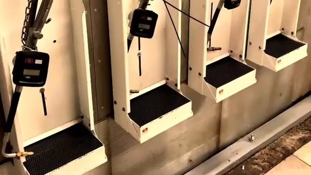 Nissan Infiniti на Складочной смотреть онлайн