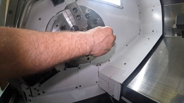 Наплавляю и растачиваю сырые кулачки.