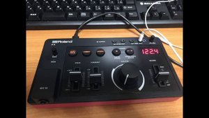 AIRA Compact Roland E-4 Vocoder Singing