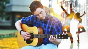 Любимой песню я пою.