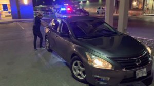 @LivingInElPasoTexas : THE HCPD DETAINS A MOTORIST & PASSENGER.👮🏻👮🏼👮🏽👮🏾👮🏿♀️⚖️🇺🇸🗽🚔