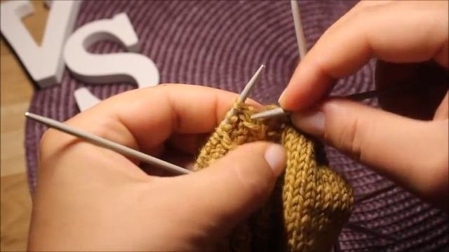 Простой рельефный узор для носков и не только.