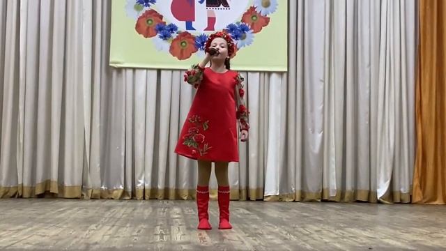 "Над Україною". Дяченко Анастасія, солістка Вокальної студії «Камертон». смотреть онлайн