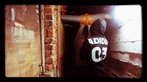 Привязали скотчем к трубе