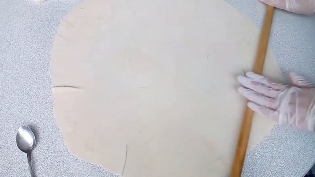 Каттама пияз менен/Жареная слоеная лепешка с луком на сковороде