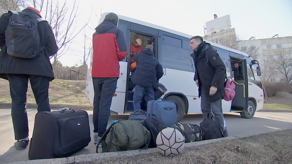 Российские военные эвакуировали 148 человек из Херсонской области в Крым / События