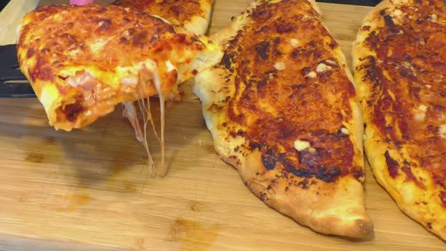 Большие Кальцоне, По-Домашнему Очень Вкусные Закрытые Пиццы. Очень вкусное тесто для пиццы