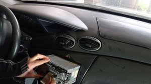 Как снять штатную автомагнитолу Ford Focus 1