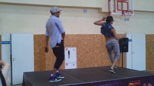 Реггетон с Йоанди и Дианой смотреть онлайн