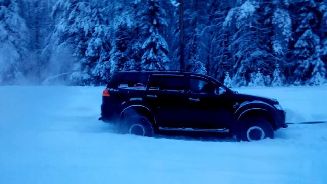 Pajero Sport и Hover зимние покатушки смотреть онлайн