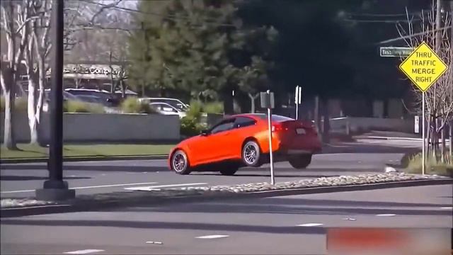 Top Supercars Crash Compilation 2017 смотреть онлайн