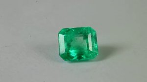 Ярко-зеленый Природный колумбийский Изумруд 3.01 кар