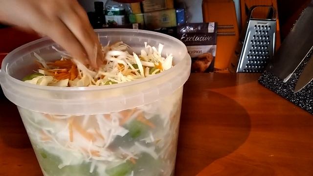 КВАШЕНЫЕ ЗЕЛЕНЫЕ ПОМИДОРЫ С КАПУСТОЙ НА ЗИМУ БЕЗ ЗАМОРОЧЕК!С ОСТРИНКОЙ!
