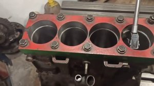 Расточка блока цилиндров ВАЗ через фальш головку Torque Plates.