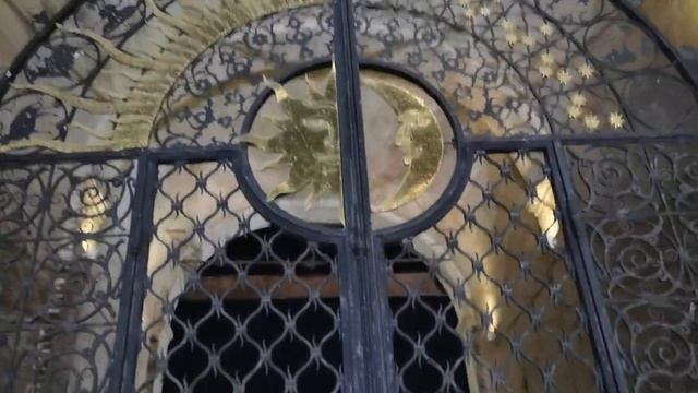 решётка ворот Казанского Кремля: солнце и луна, день и ночь. смотреть онлайн