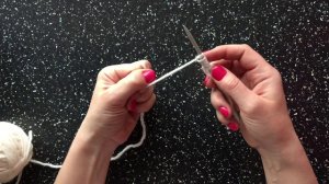 Способы набора петель спицами. Набор петель с большого пальца. Способ № 2