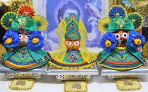 ДЖАЯ ДЖАГАННАТХ!
?Бесплатный курс 1-го уровня сложности
Одежды для Джаганнатхи, Баладева и Субхадры