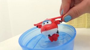Super Wings Dizzy & Super Wings Jett on a date.