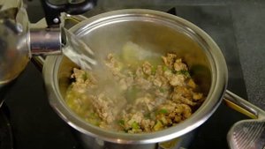 Наваристый сырный суп с фаршем – идеальный обед для всей семьи