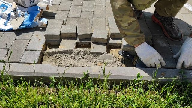 Брусчатка проваливается у бордюров - устраняем последствия, чтобы не допустить рецидива. смотреть онлайн