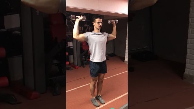 Подъем гантелей над головой смотреть онлайн