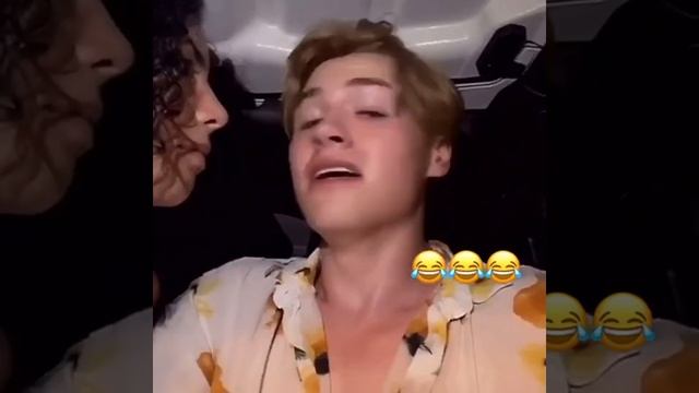 Непонятно, то ли радоватся, то ли плакать.mp4 смотреть онлайн