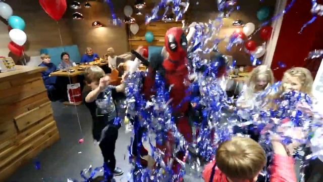 День рождение в стиле вечеринки YouTube - "Звёздный носорог" - смотреть онлайн