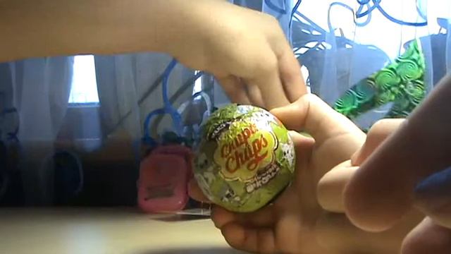 Открываем кукурузные палочки с подарком и шоколадный шар юху и друзья смотреть онлайн