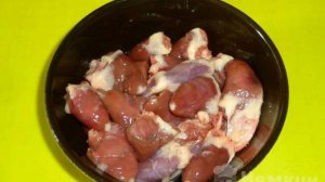 Куриные сердечки с кабачками
