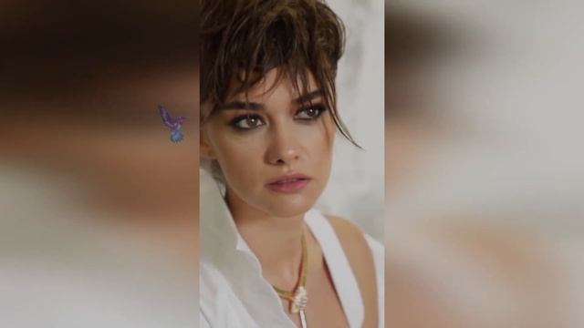 Современная популярная турецкая актриса Ханде Сорал