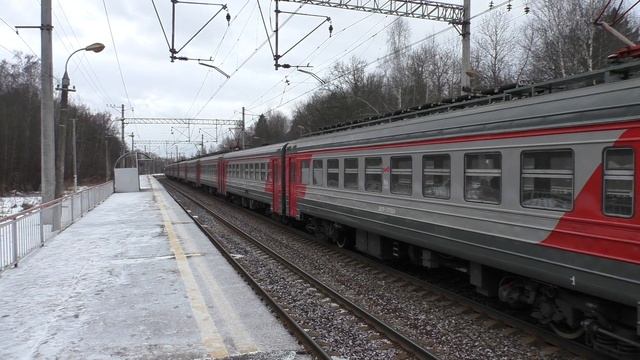 Электропоезд ЭР2Р-7078 платформа Театральная смотреть онлайн