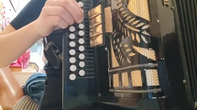 Снежинки на ресницах таяли, на гармони, цифры 89277382068 смотреть онлайн