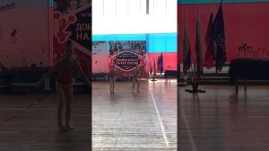 Двойка Чир-джаз дети