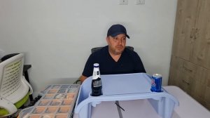 Столик для рыбалки с хозяйственного магазина. (fishing table)