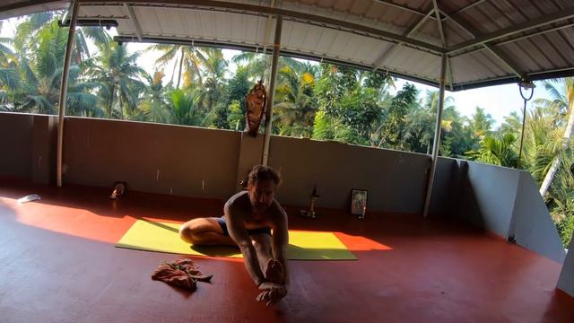 Джану Ширшасана А смотреть онлайн