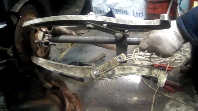 Замена заднего подшипника Santa Fe 1 съемник. смотреть онлайн