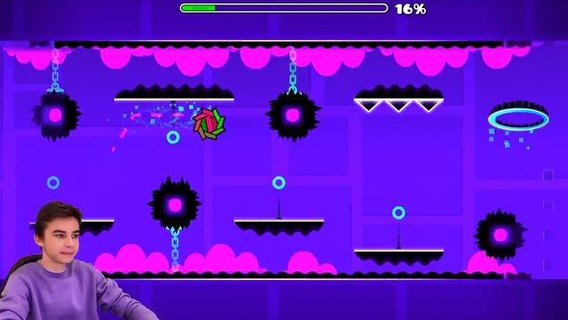 СОБИРАЕМ МОНЕТЫ В GEOMETRY DASH! смотреть онлайн